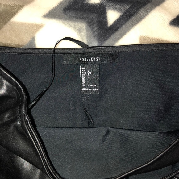 Faux Leather Zipper Skirt - Picture 4 of 6